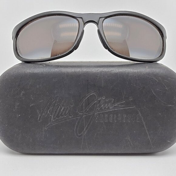Maui Jim MJ-120-02 Typhoon Black Frame Polarized Grey Lens Sunglasses w/ Case
